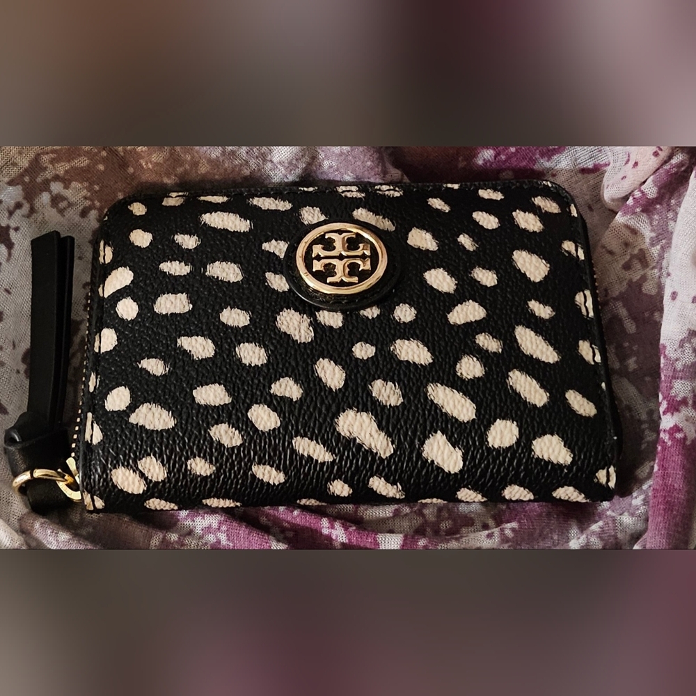 Tory Burch Black and Cream  Patterned Card Wallet